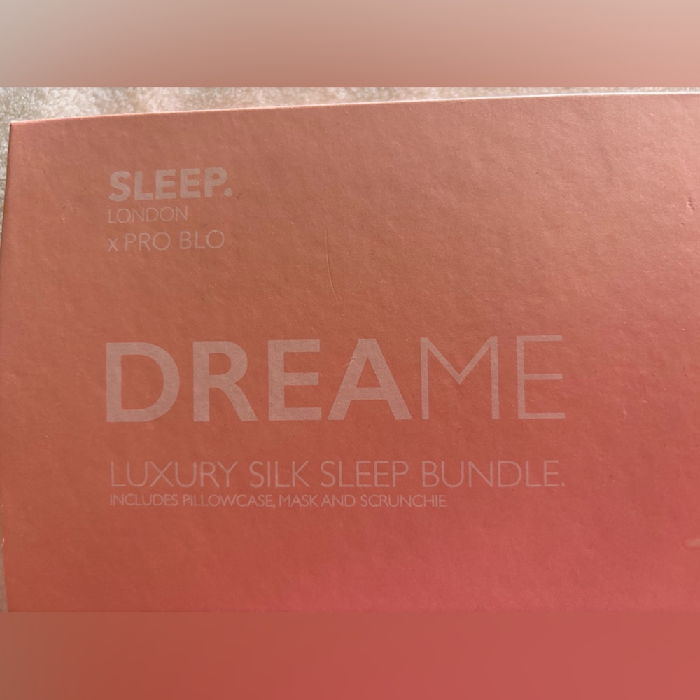Pink Satin Sleep Mask -3 PC Set w. matching scrunchie & pillow case - Picture 4 of 5
